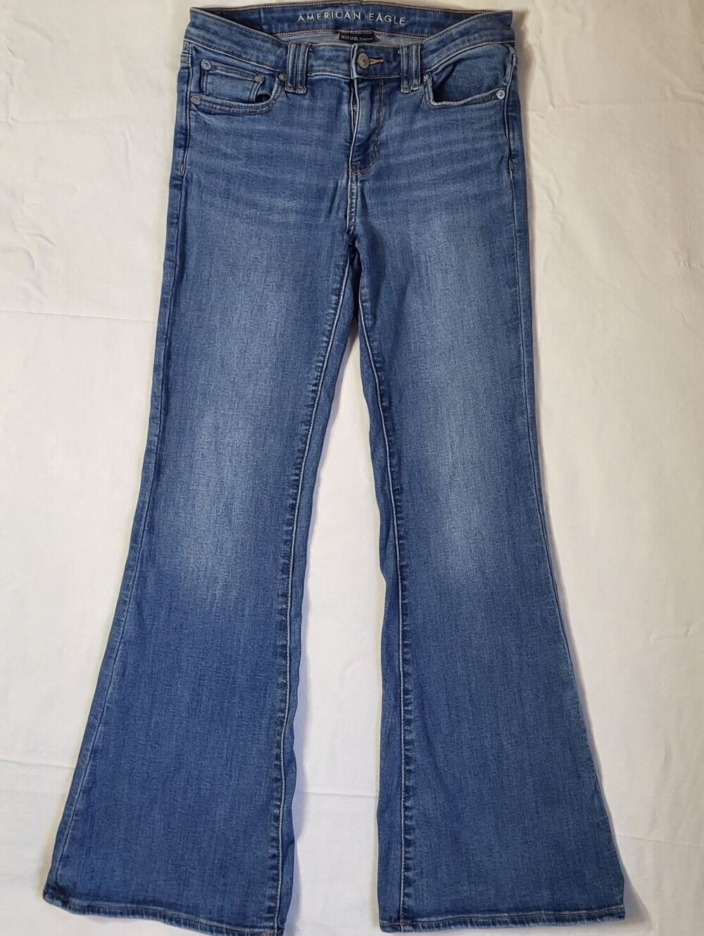 American Eagle Outfitters Women's Low-Rise Flare, Size 4 Regular, Medium Blue
